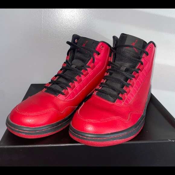 jordan executive off court